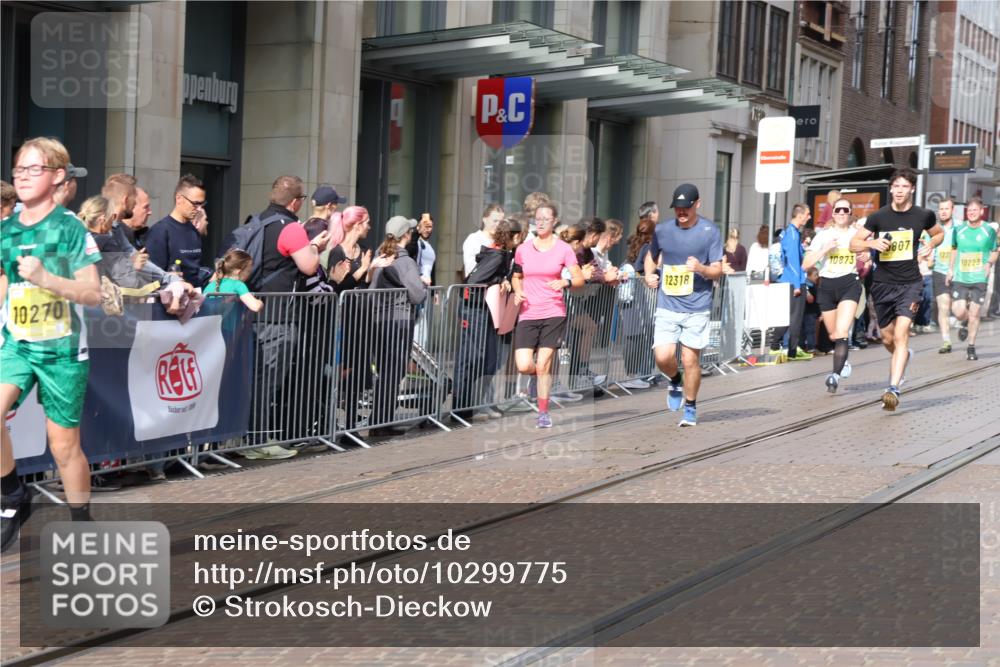 13.09.2026 - 21. swb-Marathon Bremen Strokosch-Dieckow http://msf.ph/oto/10299775 13.09.2026 10:47:26 Ziel 10172, 10210, 10223, 10270, 10393, 10592, 10594, 10860, 10873, 11018, 11130, 11360, 11469, 11634, 11646, 11809, 11894, 12077, 12278, 12296, 12318, 12547, 12558, 13521, 10189, 10270, 10310, 10319, 10744, 10807, 10898, 11187, 11269, 11462, 11469, 11650, 11651, 11814, 12048, 12195, 12296, 12298, 12415, 12470, 13528, 13545, 13589, 13613 meine-sportfotos.de