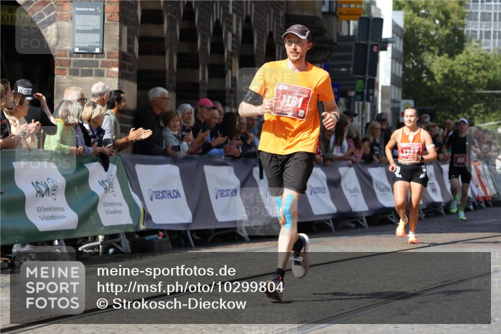 13.09.2026 - 21. swb-Marathon Bremen Strokosch-Dieckow http://msf.ph/oto/10299804 13.09.2026 12:48:04 Ziel 875, 991, 1161, 1783 meine-sportfotos.de