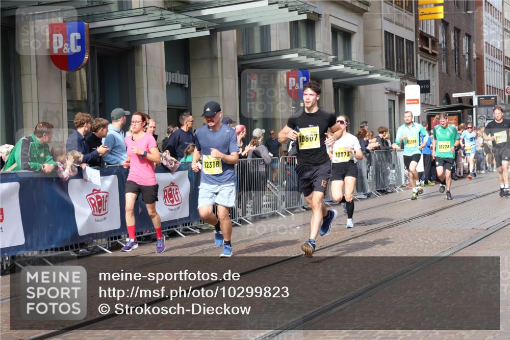 13.09.2026 - 21. swb-Marathon Bremen Strokosch-Dieckow http://msf.ph/oto/10299823 13.09.2026 10:47:28 Ziel 10172, 10210, 10223, 10393, 10592, 10594, 10860, 10873, 11018, 11130, 11360, 11634, 11735, 11809, 11894, 12077, 12278, 12318, 12547, 12558, 10189, 10270, 10310, 10319, 10744, 10807, 10873, 10898, 11187, 11269, 11462, 11469, 11646, 11650, 11651, 11814, 12048, 12195, 12296, 12298, 12415, 12470, 13521, 13528, 13545, 13589 meine-sportfotos.de