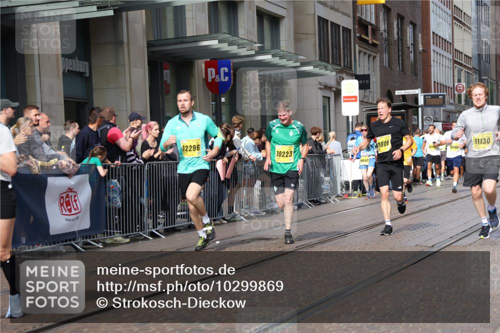 13.09.2026 - 21. swb-Marathon Bremen Strokosch-Dieckow http://msf.ph/oto/10299869 13.09.2026 10:47:30 Ziel 10172, 10210, 10393, 10592, 10594, 10860, 11018, 11130, 11360, 11634, 11735, 11809, 11894, 12077, 12278, 12487, 12547, 12558, 10189, 10223, 10270, 10310, 10319, 10807, 10873, 10898, 11187, 11269, 11462, 11469, 11646, 11650, 11651, 11814, 12048, 12195, 12296, 12298, 12318, 13521, 13528, 13545, 13589 meine-sportfotos.de