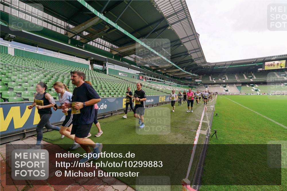 13.09.2026 - 21. swb-Marathon Bremen Michael Burmester http://msf.ph/oto/10299883 13.09.2026 10:37:54 Laufen im Stadion 10090, 10091, 10092, 10150, 10153, 10154, 10168, 10186, 10188, 10190, 10198, 10205, 10237, 10257, 10259, 10260, 10273, 10274, 10283, 10296, 10305, 10315, 10323, 10327, 10331, 10332, 10370, 10375, 10376, 10390, 10429, 10432, 10444, 10465, 10488, 10497, 10500, 10516, 10526, 10598, 10613, 10633, 10645, 10647, 10648, 10654, 10659, 10661, 10663, 10674, 10681, 10682, 10695, 10697, 10802, 10823 meine-sportfotos.de