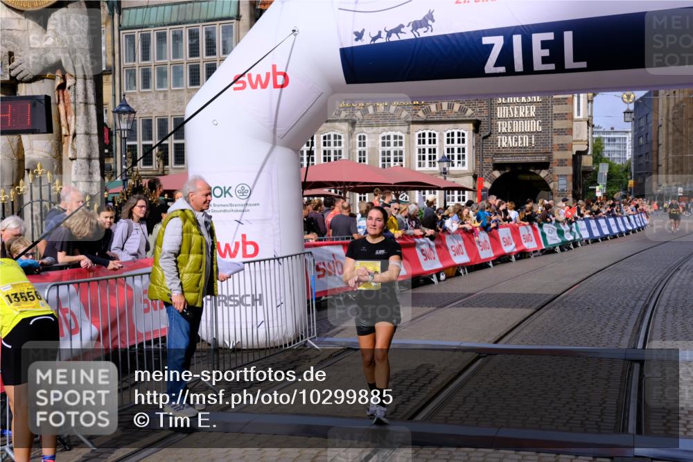 13.09.2026 - 21. swb-Marathon Bremen Tim E. http://msf.ph/oto/10299885 13.09.2026 10:39:58 Ziel 11713, 12339, 12404, 13513, 13642 meine-sportfotos.de