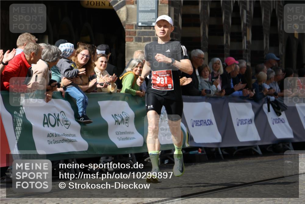 13.09.2026 - 21. swb-Marathon Bremen Strokosch-Dieckow http://msf.ph/oto/10299897 13.09.2026 12:48:09 Ziel 875, 991, 1161, 1783 meine-sportfotos.de