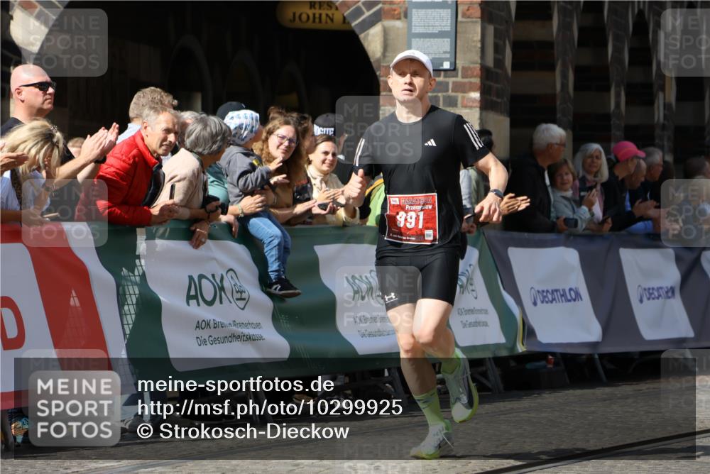 13.09.2026 - 21. swb-Marathon Bremen Strokosch-Dieckow http://msf.ph/oto/10299925 13.09.2026 12:48:10 Ziel 875, 991, 1161, 1783 meine-sportfotos.de