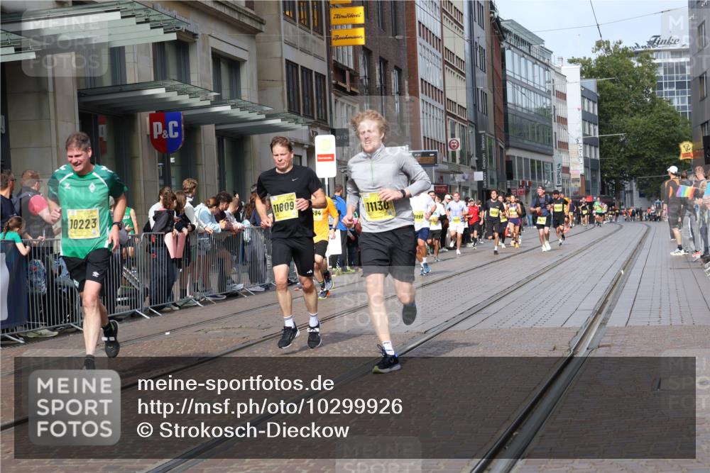 13.09.2026 - 21. swb-Marathon Bremen Strokosch-Dieckow http://msf.ph/oto/10299926 13.09.2026 10:47:31 Ziel 10172, 10210, 10393, 10592, 10594, 10860, 11018, 11130, 11360, 11634, 11735, 11809, 11894, 12077, 12278, 12354, 12487, 12547, 12558, 10189, 10223, 10270, 10310, 10319, 10807, 10873, 10898, 11130, 11187, 11269, 11462, 11469, 11646, 12048, 12195, 12296, 12298, 12318, 13521, 13528, 13545, 13589 meine-sportfotos.de