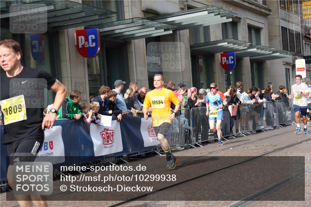 13.09.2026 - 21. swb-Marathon Bremen Strokosch-Dieckow http://msf.ph/oto/10299938 13.09.2026 10:47:34 Ziel 10142, 10172, 10210, 10393, 10592, 10860, 11018, 11360, 11634, 11735, 11809, 11894, 12077, 12278, 12354, 12487, 12547, 12558, 13620, 10189, 10223, 10270, 10310, 10319, 10594, 10807, 10873, 10898, 11130, 11187, 11269, 11462, 11469, 11646, 11809, 12048, 12195, 12296, 12298, 12318, 13521, 13528, 13545 meine-sportfotos.de
