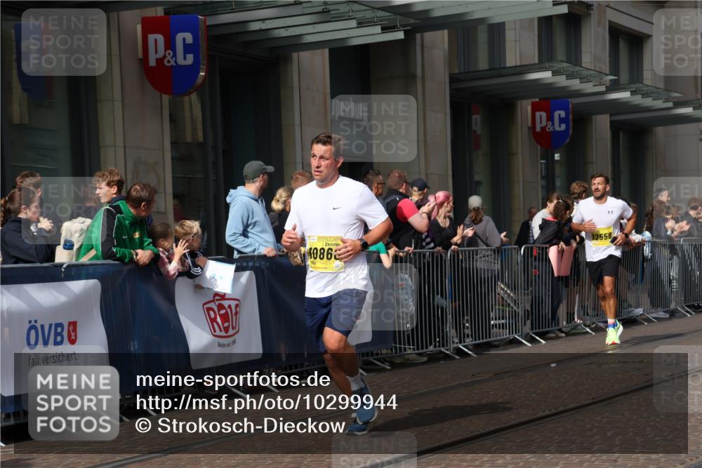 13.09.2026 - 21. swb-Marathon Bremen Strokosch-Dieckow http://msf.ph/oto/10299944 13.09.2026 10:47:37 Ziel 10142, 10172, 10329, 10393, 10592, 11018, 11193, 11360, 11634, 11735, 11894, 12278, 12354, 12487, 12558, 13620, 10189, 10210, 10223, 10270, 10310, 10319, 10594, 10807, 10860, 10873, 10898, 11130, 11187, 11269, 11462, 11469, 11646, 11809, 12048, 12077, 12195, 12296, 12318, 12547, 13521, 13528, 13545 meine-sportfotos.de