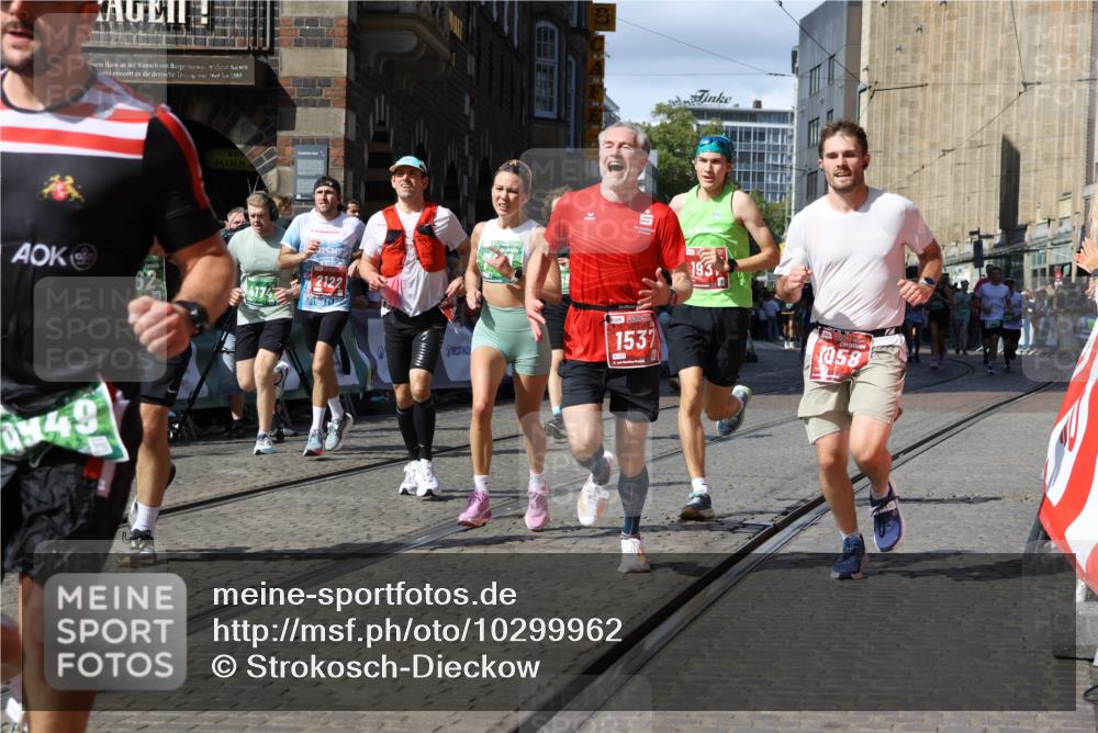 13.09.2026 - 21. swb-Marathon Bremen Strokosch-Dieckow http://msf.ph/oto/10299962 13.09.2026 13:20:34 Ziel 205, 232, 655, 1058, 1390, 1537, 1750, 1931, 2122, 2343, 2577, 2807, 2885, 2903, 3685, 3690, 4287, 4351, 5137, 5340, 5389, 5450, 5583, 6663, 6901, 7018, 7341, 7531, 7664, 8178, 9047, 9518, 9756, 13222, 541, 769, 876, 3866, 4174, 4482, 5213, 5855, 5954, 6177, 7411, 7517, 8005, 8141, 8804, 9162, 9691, 13126 meine-sportfotos.de