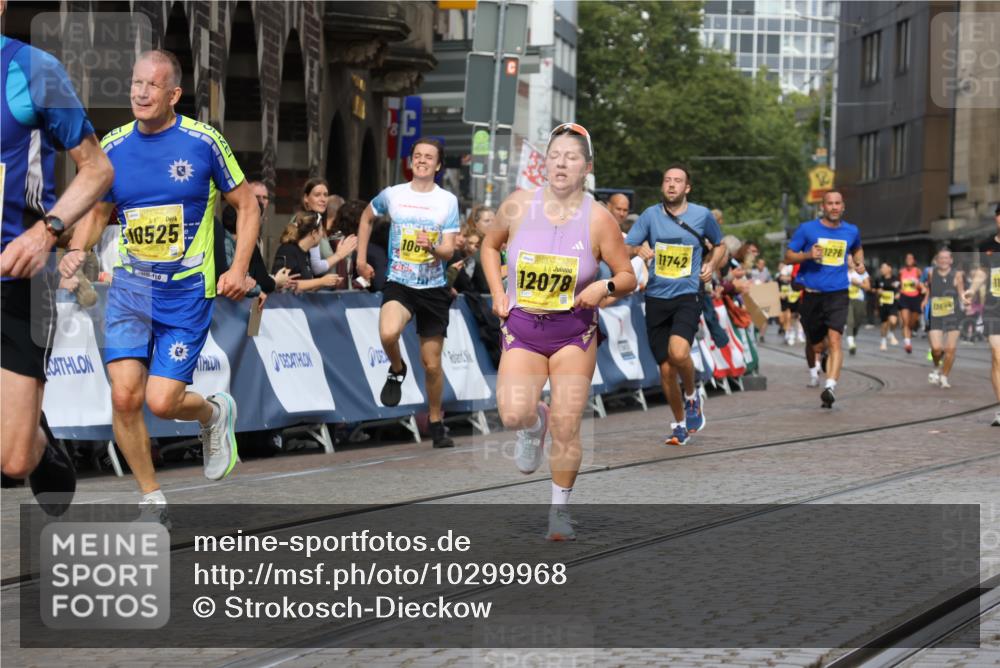 13.09.2026 - 21. swb-Marathon Bremen Strokosch-Dieckow http://msf.ph/oto/10299968 13.09.2026 10:50:36 Ziel 10170, 10233, 10876, 10923, 11111, 11128, 11178, 11497, 11499, 11622, 11680, 12045, 12240, 12269, 13562, 10267, 10764, 11076, 11170, 11753, 11961, 12052, 12070, 12179, 12309, 12488, 12560, 13544 meine-sportfotos.de