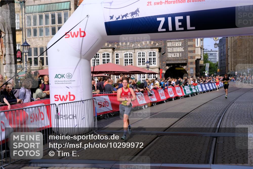 13.09.2026 - 21. swb-Marathon Bremen Tim E. http://msf.ph/oto/10299972 13.09.2026 10:40:08 Ziel 11198, 11721, 12144, 12339, 13519, 13642 meine-sportfotos.de