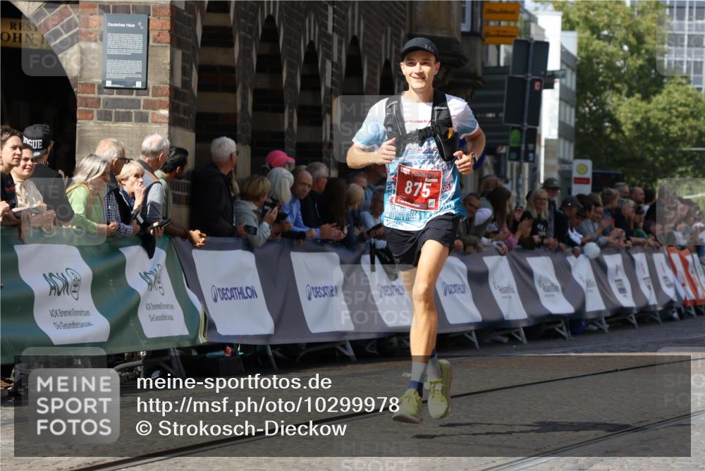 13.09.2026 - 21. swb-Marathon Bremen Strokosch-Dieckow http://msf.ph/oto/10299978 13.09.2026 12:48:16 Ziel 358, 447, 875, 5428 meine-sportfotos.de