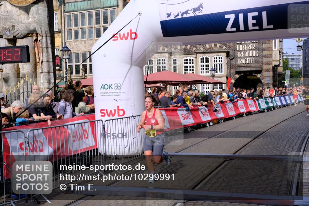 13.09.2026 - 21. swb-Marathon Bremen Tim E. http://msf.ph/oto/10299991 13.09.2026 10:40:08 Ziel 11198, 11721, 12144, 12339, 13519, 13642 meine-sportfotos.de