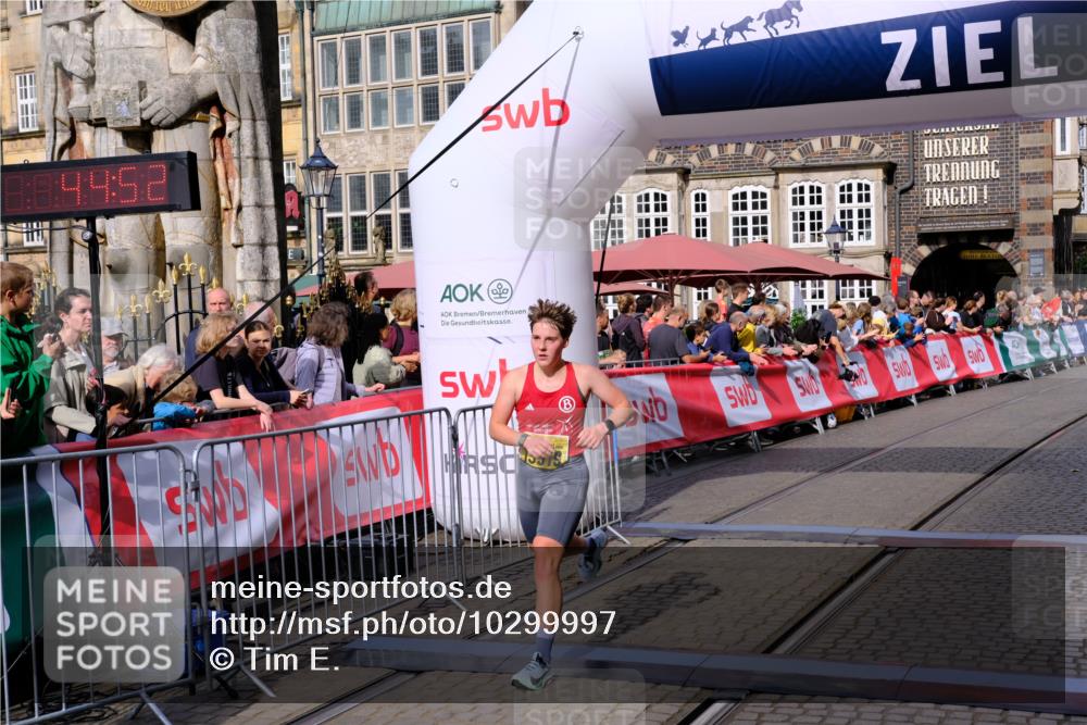 13.09.2026 - 21. swb-Marathon Bremen Tim E. http://msf.ph/oto/10299997 13.09.2026 10:40:09 Ziel 11198, 11721, 12144, 12339, 13519, 13642 meine-sportfotos.de