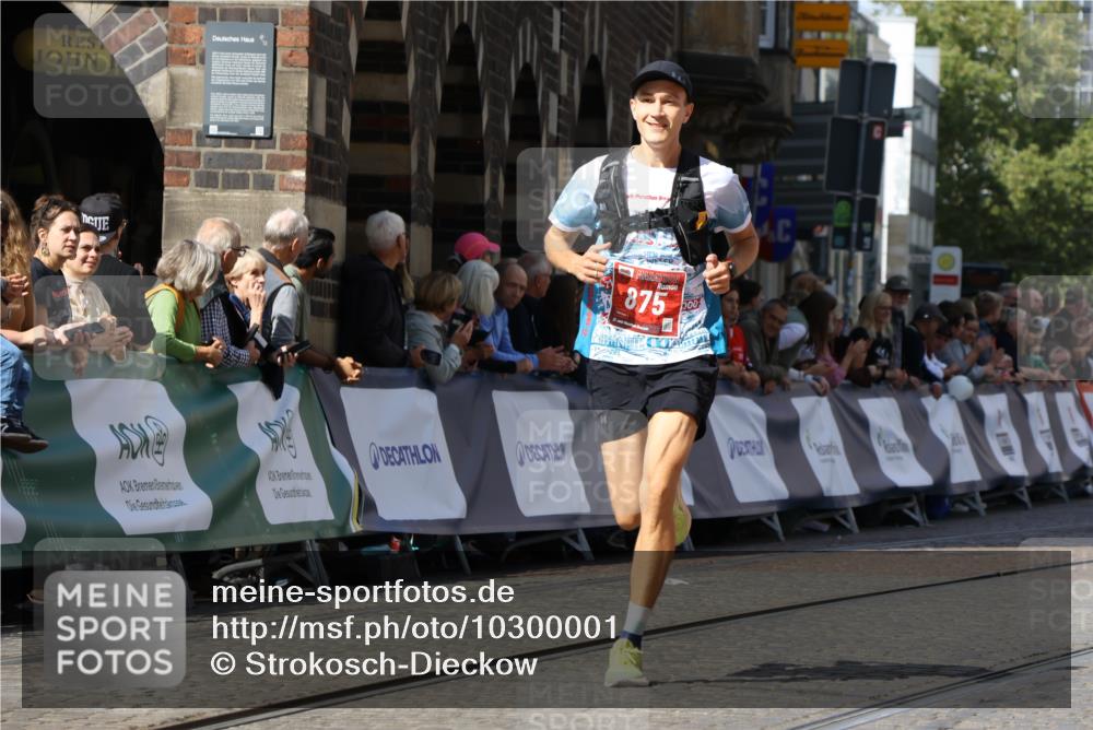 13.09.2026 - 21. swb-Marathon Bremen Strokosch-Dieckow http://msf.ph/oto/10300001 13.09.2026 12:48:16 Ziel 358, 447, 875, 5428 meine-sportfotos.de