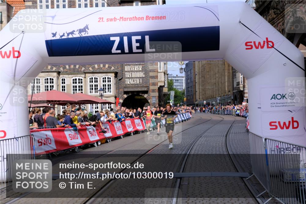 13.09.2026 - 21. swb-Marathon Bremen Tim E. http://msf.ph/oto/10300019 13.09.2026 10:40:11 Ziel 11198, 11721, 12144, 12339, 13519 meine-sportfotos.de