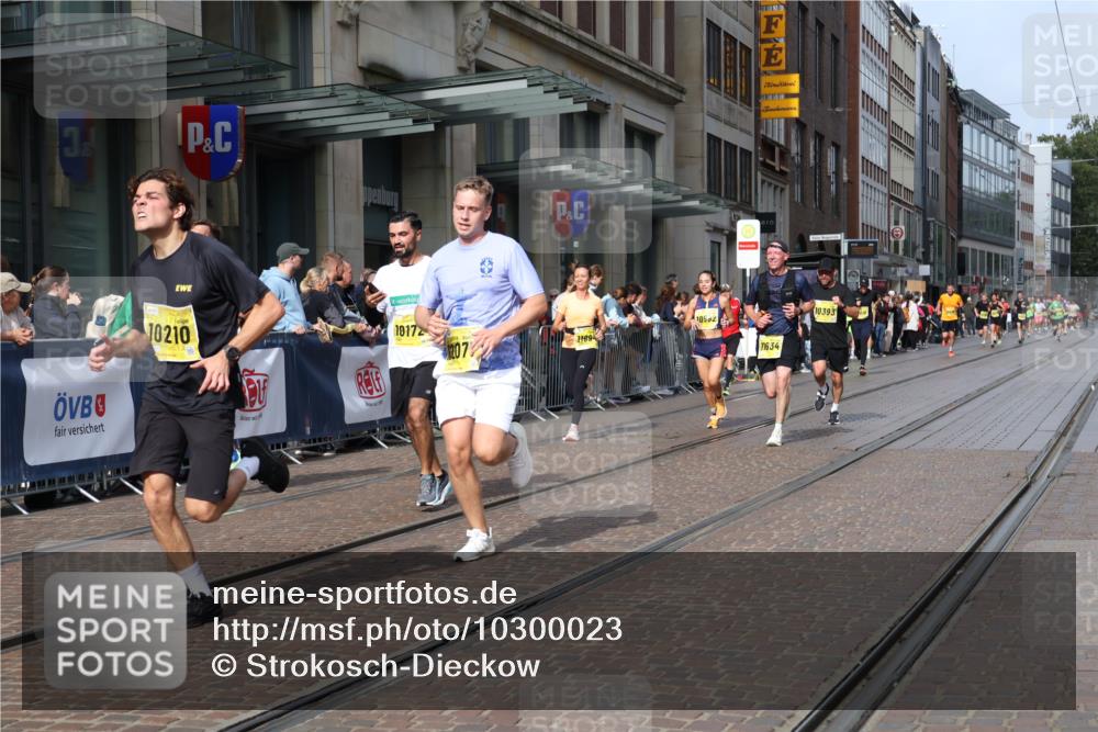 13.09.2026 - 21. swb-Marathon Bremen Strokosch-Dieckow http://msf.ph/oto/10300023 13.09.2026 10:47:40 Ziel 10142, 10172, 10329, 10592, 11018, 11058, 11193, 11360, 11634, 11735, 12278, 12354, 12487, 12558, 13620, 10172, 10189, 10210, 10223, 10270, 10310, 10393, 10594, 10807, 10860, 10873, 10898, 11130, 11269, 11469, 11646, 11809, 11894, 12077, 12195, 12296, 12318, 12547, 13521, 13545 meine-sportfotos.de
