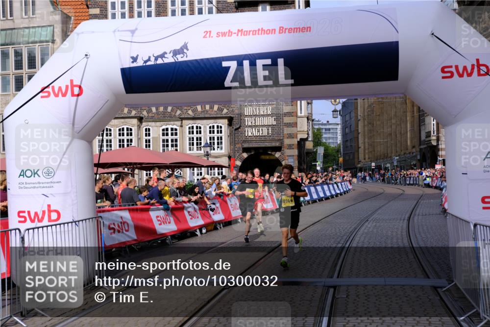 13.09.2026 - 21. swb-Marathon Bremen Tim E. http://msf.ph/oto/10300032 13.09.2026 10:40:12 Ziel 11198, 11721, 12144, 12339, 13519 meine-sportfotos.de