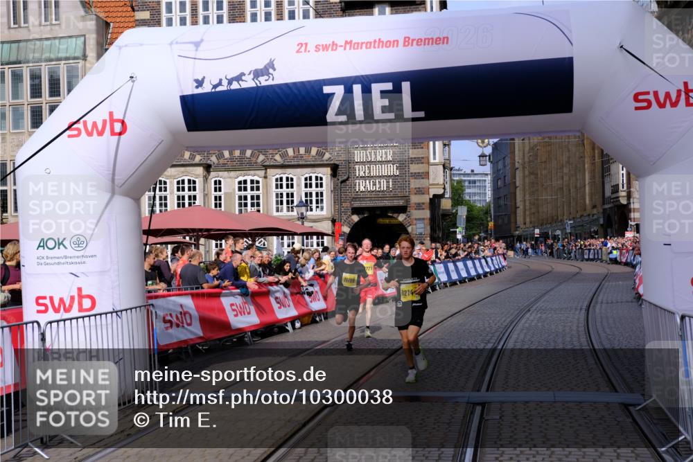 13.09.2026 - 21. swb-Marathon Bremen Tim E. http://msf.ph/oto/10300038 13.09.2026 10:40:12 Ziel 11198, 11721, 12144, 12339, 13519 meine-sportfotos.de