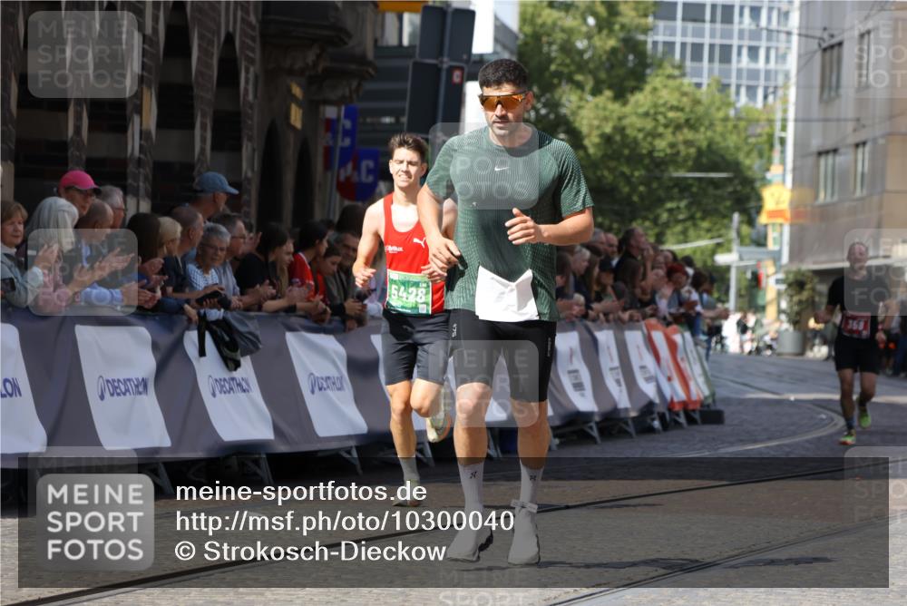 13.09.2026 - 21. swb-Marathon Bremen Strokosch-Dieckow http://msf.ph/oto/10300040 13.09.2026 12:48:24 Ziel 358, 447, 5428 meine-sportfotos.de