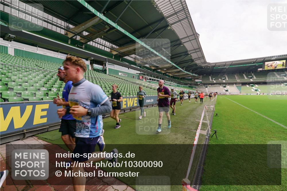 13.09.2026 - 21. swb-Marathon Bremen Michael Burmester http://msf.ph/oto/10300090 13.09.2026 10:38:45 Laufen im Stadion 10090, 10091, 10135, 10138, 10139, 10150, 10168, 10188, 10190, 10204, 10205, 10217, 10229, 10238, 10259, 10260, 10273, 10274, 10279, 10280, 10283, 10305, 10314, 10315, 10323, 10360, 10363, 10364, 10370, 10375, 10376, 10378, 10404, 10432, 10457, 10465, 10469, 10488, 10493, 10505, 10510, 10511, 10526, 10576, 10595, 10598, 10609, 10619, 10630, 10645, 10654, 10661, 10662, 10664, 10674, 10681, 10682, 10686, 10695, 10697, 10802, 10823 meine-sportfotos.de