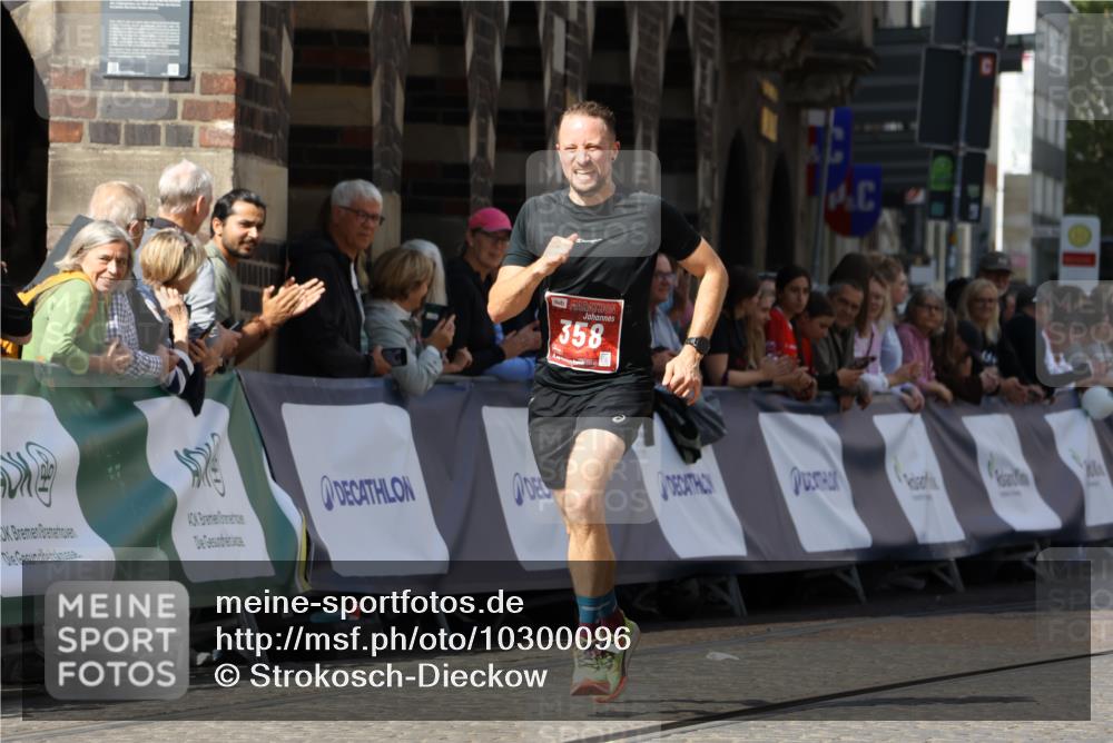 13.09.2026 - 21. swb-Marathon Bremen Strokosch-Dieckow http://msf.ph/oto/10300096 13.09.2026 12:48:30 Ziel 358, 447, 314 meine-sportfotos.de