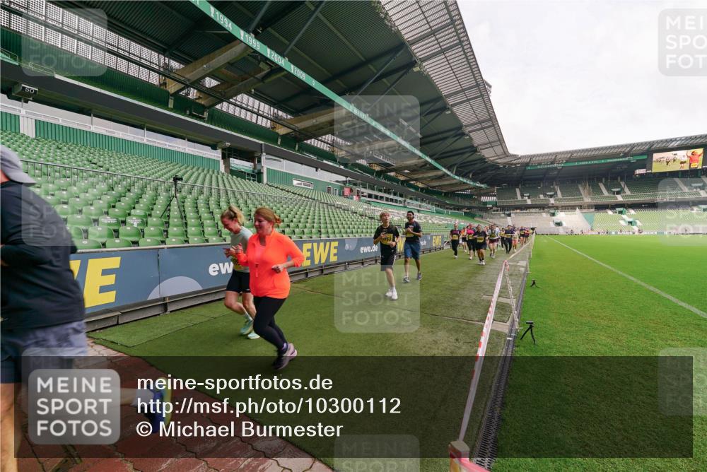 13.09.2026 - 21. swb-Marathon Bremen Michael Burmester http://msf.ph/oto/10300112 13.09.2026 10:38:50 Laufen im Stadion 10090, 10091, 10135, 10138, 10139, 10168, 10188, 10190, 10204, 10205, 10217, 10229, 10238, 10259, 10260, 10273, 10274, 10279, 10280, 10283, 10305, 10314, 10323, 10360, 10363, 10364, 10370, 10375, 10376, 10378, 10404, 10432, 10457, 10465, 10469, 10488, 10493, 10501, 10505, 10510, 10511, 10526, 10556, 10576, 10595, 10598, 10609, 10616, 10619, 10630, 10645, 10654, 10661, 10662, 10664, 10674, 10681, 10682, 10686, 10695, 10697, 10712, 10743, 10802, 10823 meine-sportfotos.de