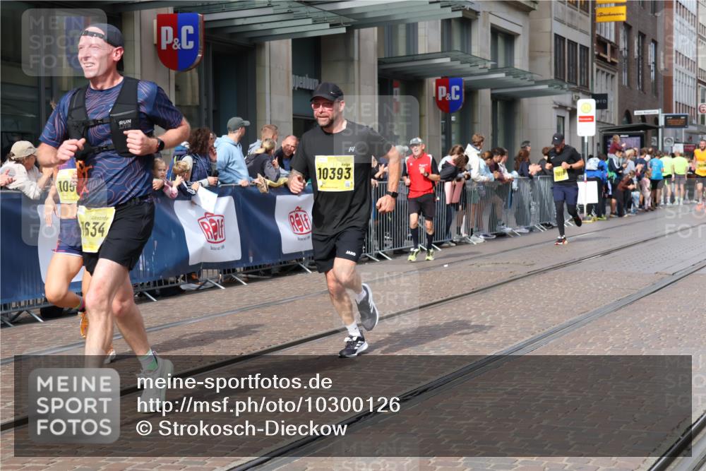 13.09.2026 - 21. swb-Marathon Bremen Strokosch-Dieckow http://msf.ph/oto/10300126 13.09.2026 10:47:43 Ziel 10142, 10316, 10329, 11058, 11193, 11360, 11735, 12278, 12354, 12487, 12558, 13620, 10172, 10189, 10210, 10223, 10270, 10310, 10393, 10592, 10594, 10807, 10860, 10873, 11018, 11130, 11469, 11634, 11646, 11809, 11894, 12077, 12195, 12296, 12318, 12547, 13521 meine-sportfotos.de