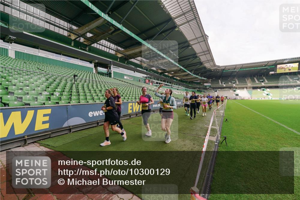13.09.2026 - 21. swb-Marathon Bremen Michael Burmester http://msf.ph/oto/10300129 13.09.2026 10:38:55 Laufen im Stadion 10090, 10091, 10135, 10138, 10139, 10168, 10188, 10190, 10204, 10205, 10217, 10229, 10238, 10259, 10260, 10273, 10274, 10279, 10280, 10283, 10305, 10314, 10323, 10360, 10363, 10364, 10370, 10375, 10376, 10378, 10404, 10432, 10457, 10465, 10469, 10488, 10493, 10501, 10505, 10510, 10511, 10526, 10556, 10576, 10595, 10609, 10616, 10619, 10630, 10645, 10654, 10660, 10661, 10662, 10664, 10681, 10682, 10686, 10695, 10697, 10712, 10743, 10802, 10823 meine-sportfotos.de