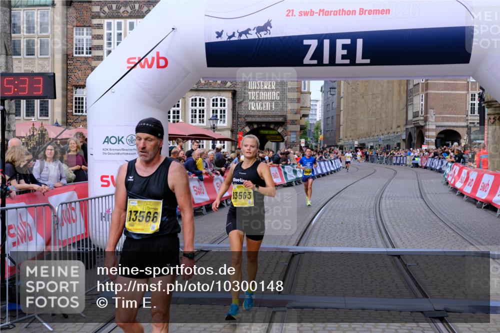 13.09.2026 - 21. swb-Marathon Bremen Tim E. http://msf.ph/oto/10300148 13.09.2026 10:40:50 Ziel 10520, 11373, 13563, 13566, 13616 meine-sportfotos.de
