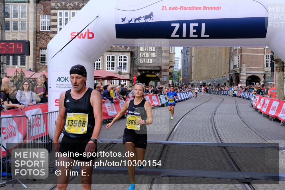 13.09.2026 - 21. swb-Marathon Bremen Tim E. http://msf.ph/oto/10300154 13.09.2026 10:40:50 Ziel 10520, 11373, 13563, 13566, 13616 meine-sportfotos.de