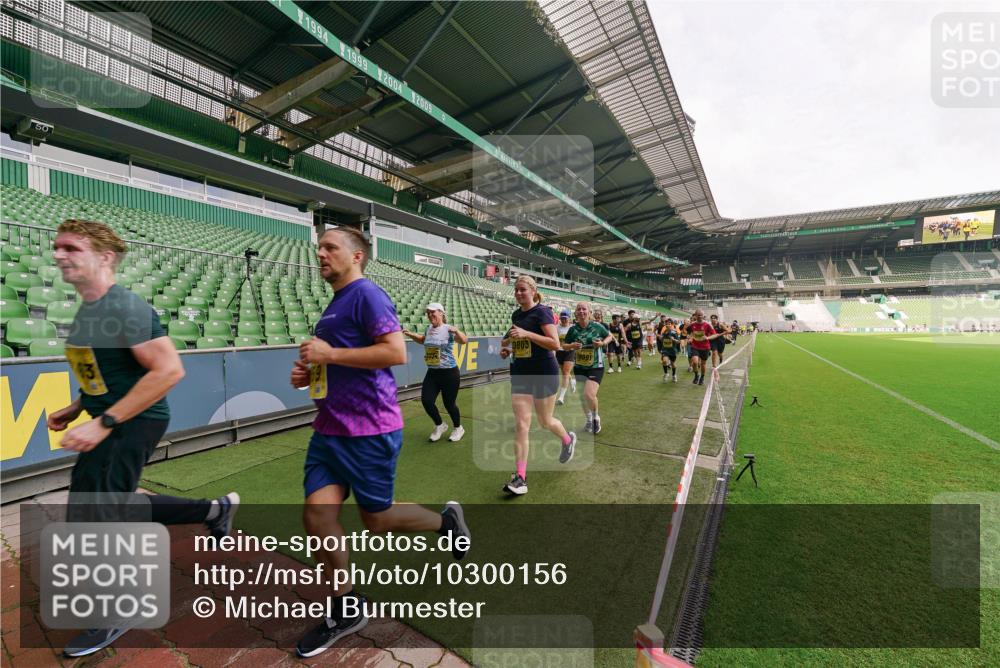 13.09.2026 - 21. swb-Marathon Bremen Michael Burmester http://msf.ph/oto/10300156 13.09.2026 10:39:00 Laufen im Stadion 10090, 10091, 10135, 10138, 10139, 10168, 10188, 10190, 10204, 10205, 10217, 10229, 10238, 10259, 10260, 10273, 10274, 10279, 10280, 10283, 10305, 10314, 10323, 10360, 10363, 10364, 10370, 10375, 10376, 10378, 10404, 10432, 10457, 10465, 10469, 10488, 10493, 10501, 10505, 10510, 10511, 10526, 10556, 10576, 10580, 10595, 10609, 10616, 10619, 10630, 10645, 10654, 10660, 10661, 10662, 10664, 10681, 10682, 10686, 10695, 10697, 10712, 10743, 10802, 10823 meine-sportfotos.de