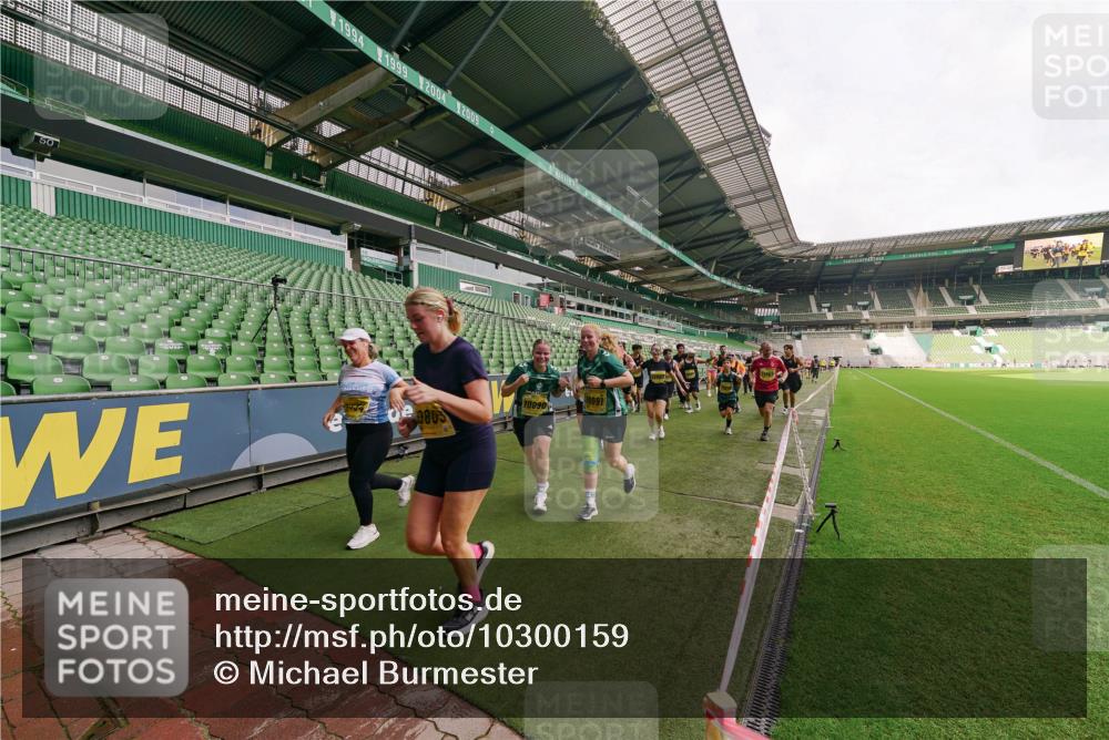 13.09.2026 - 21. swb-Marathon Bremen Michael Burmester http://msf.ph/oto/10300159 13.09.2026 10:39:01 Laufen im Stadion 10090, 10091, 10135, 10138, 10139, 10168, 10188, 10190, 10204, 10205, 10217, 10229, 10238, 10259, 10260, 10273, 10274, 10279, 10280, 10283, 10305, 10314, 10323, 10360, 10363, 10364, 10370, 10375, 10376, 10378, 10404, 10432, 10457, 10465, 10469, 10488, 10493, 10501, 10505, 10510, 10511, 10526, 10556, 10576, 10580, 10595, 10609, 10616, 10619, 10630, 10645, 10654, 10660, 10661, 10662, 10664, 10681, 10682, 10686, 10695, 10697, 10712, 10743, 10802, 10823 meine-sportfotos.de