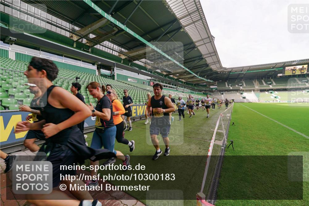 13.09.2026 - 21. swb-Marathon Bremen Michael Burmester http://msf.ph/oto/10300183 13.09.2026 10:39:05 Laufen im Stadion 10090, 10091, 10135, 10138, 10139, 10168, 10188, 10190, 10204, 10205, 10217, 10229, 10238, 10259, 10260, 10279, 10280, 10283, 10305, 10314, 10360, 10363, 10364, 10370, 10375, 10376, 10378, 10404, 10432, 10457, 10465, 10469, 10484, 10488, 10493, 10501, 10505, 10510, 10511, 10526, 10556, 10576, 10580, 10595, 10609, 10616, 10619, 10630, 10645, 10654, 10660, 10661, 10662, 10664, 10681, 10682, 10686, 10695, 10697, 10712, 10737, 10743, 10802, 10823 meine-sportfotos.de