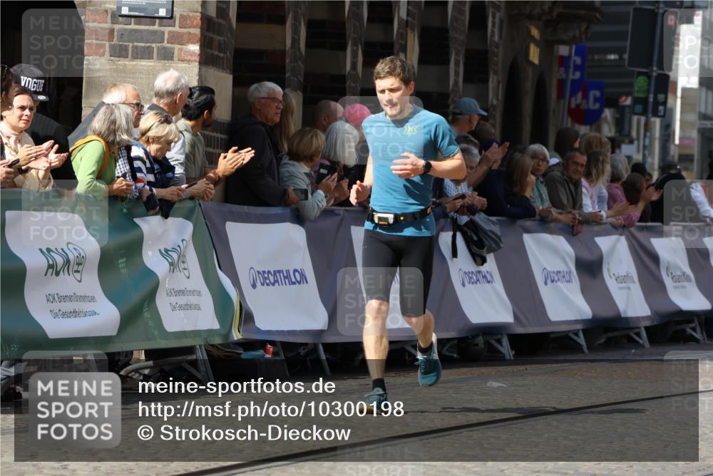 13.09.2026 - 21. swb-Marathon Bremen Strokosch-Dieckow http://msf.ph/oto/10300198 13.09.2026 12:49:12 Ziel 314, 934, 1428, 1917, 1483 meine-sportfotos.de