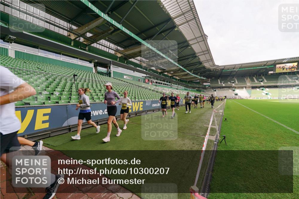 13.09.2026 - 21. swb-Marathon Bremen Michael Burmester http://msf.ph/oto/10300207 13.09.2026 10:39:09 Laufen im Stadion 10135, 10138, 10139, 10168, 10188, 10190, 10204, 10205, 10217, 10229, 10234, 10238, 10259, 10260, 10279, 10280, 10305, 10314, 10360, 10363, 10364, 10370, 10375, 10376, 10378, 10404, 10432, 10457, 10465, 10469, 10484, 10488, 10493, 10501, 10505, 10510, 10511, 10526, 10556, 10576, 10580, 10595, 10609, 10616, 10619, 10630, 10645, 10654, 10660, 10661, 10662, 10664, 10681, 10682, 10686, 10695, 10697, 10712, 10737, 10743, 10802, 10823 meine-sportfotos.de