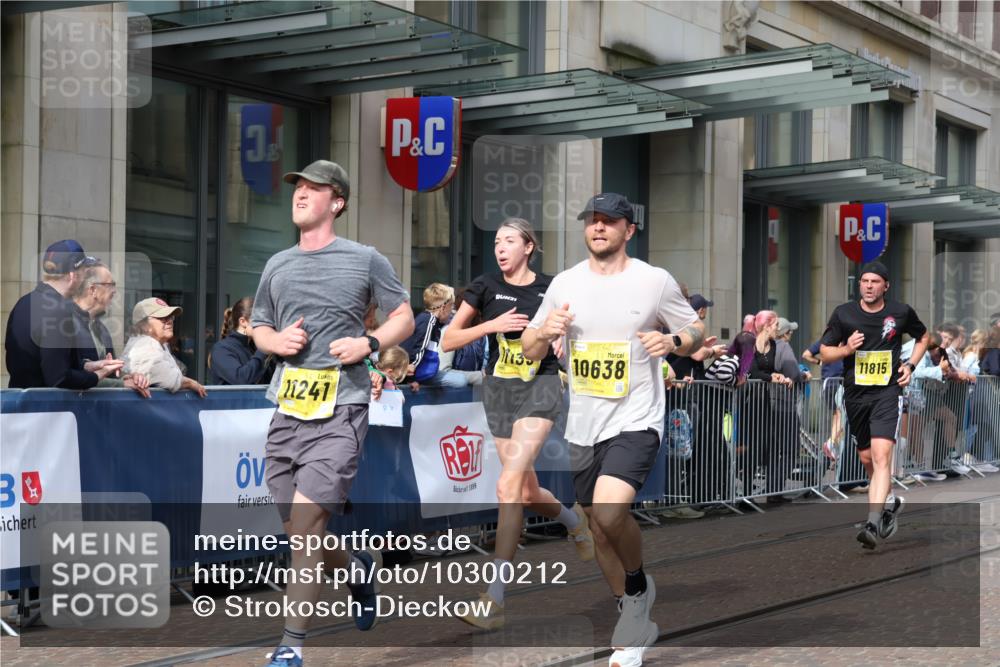 13.09.2026 - 21. swb-Marathon Bremen Strokosch-Dieckow http://msf.ph/oto/10300212 13.09.2026 10:48:12 Ziel 10231, 10269, 10421, 10426, 10489, 10538, 10638, 10770, 10814, 10815, 10917, 10993, 11135, 11196, 11241, 11372, 11582, 11611, 11683, 11815, 11837, 12259, 13570, 10142, 10316, 10329, 11058, 11193, 11241, 11360, 11735, 11781, 12278, 12354, 12487, 13620 meine-sportfotos.de