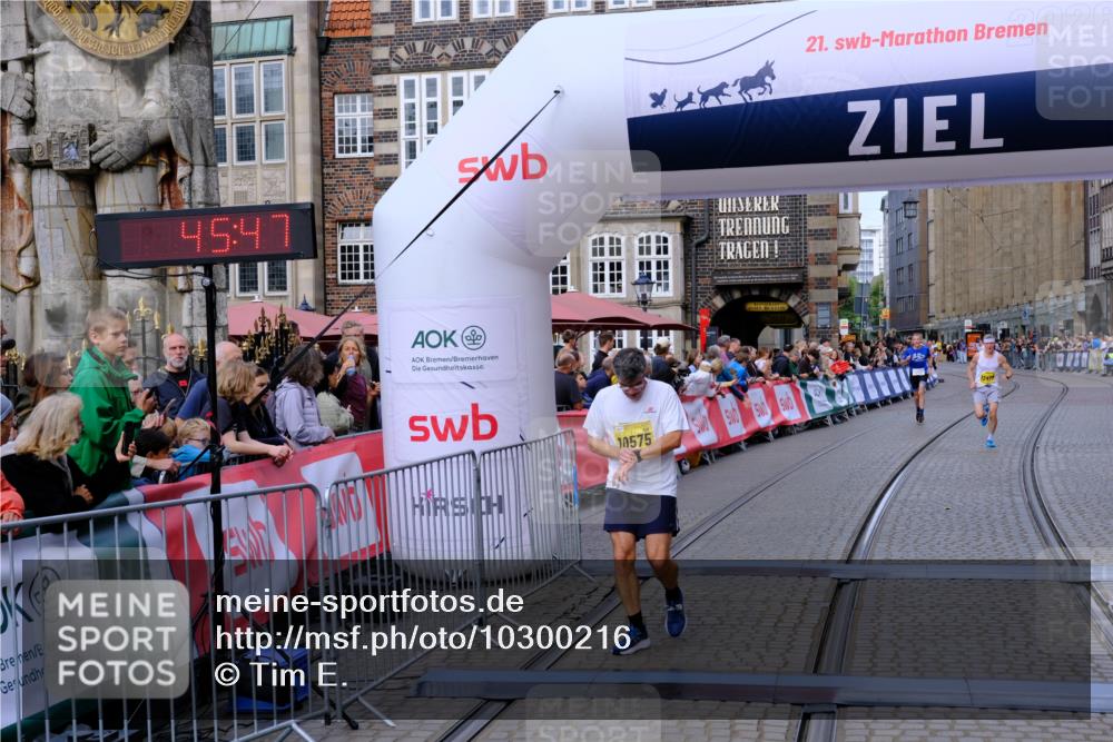 13.09.2026 - 21. swb-Marathon Bremen Tim E. http://msf.ph/oto/10300216 13.09.2026 10:41:04 Ziel 10520, 10575, 11903, 12477 meine-sportfotos.de