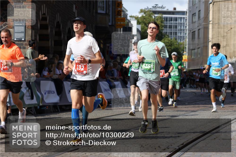 13.09.2026 - 21. swb-Marathon Bremen Strokosch-Dieckow http://msf.ph/oto/10300229 13.09.2026 13:20:48 Ziel 201, 232, 334, 1197, 1528, 1646, 2493, 2577, 2953, 3813, 4174, 4351, 4357, 4358, 5137, 5450, 5493, 5855, 6495, 6496, 6901, 7018, 7411, 8178, 9047, 9162, 9721, 9949, 13222, 854, 1056, 1191, 1881, 2425, 2640, 3356, 3933, 4126, 4316, 4465, 4612, 5161, 6401, 6680, 6970, 7902, 8237, 8622, 8971, 13120 meine-sportfotos.de