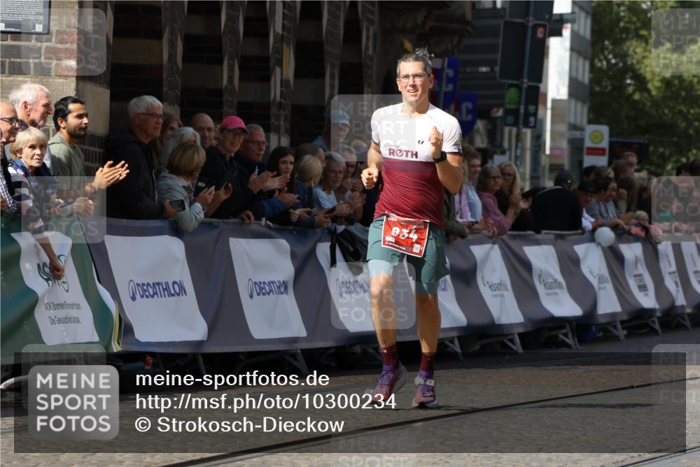 13.09.2026 - 21. swb-Marathon Bremen Strokosch-Dieckow http://msf.ph/oto/10300234 13.09.2026 12:49:20 Ziel 934, 1428, 1917, 1483 meine-sportfotos.de