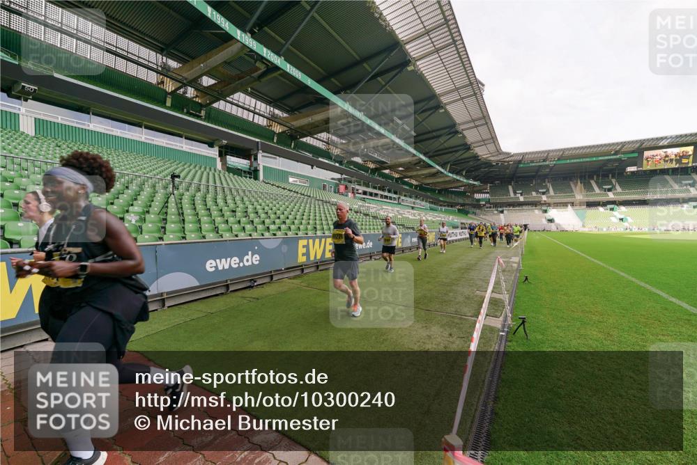 13.09.2026 - 21. swb-Marathon Bremen Michael Burmester http://msf.ph/oto/10300240 13.09.2026 10:39:18 Laufen im Stadion 10135, 10138, 10139, 10156, 10168, 10188, 10190, 10204, 10205, 10217, 10229, 10234, 10238, 10259, 10260, 10279, 10280, 10305, 10314, 10360, 10363, 10364, 10370, 10375, 10376, 10378, 10386, 10404, 10432, 10457, 10465, 10469, 10484, 10493, 10501, 10505, 10510, 10511, 10526, 10556, 10576, 10580, 10595, 10599, 10609, 10616, 10619, 10630, 10645, 10653, 10654, 10660, 10661, 10662, 10664, 10681, 10682, 10686, 10695, 10697, 10712, 10737, 10743, 10751, 10802, 10823 meine-sportfotos.de