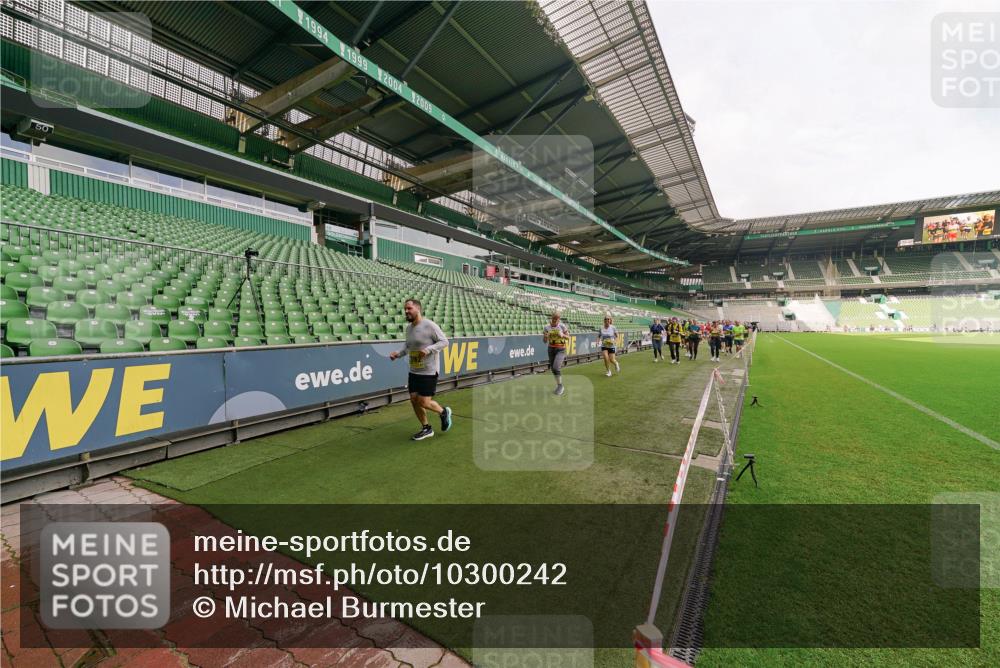 13.09.2026 - 21. swb-Marathon Bremen Michael Burmester http://msf.ph/oto/10300242 13.09.2026 10:39:19 Laufen im Stadion 10135, 10138, 10139, 10156, 10168, 10188, 10190, 10204, 10205, 10217, 10229, 10234, 10238, 10259, 10260, 10279, 10280, 10305, 10314, 10360, 10363, 10364, 10370, 10375, 10376, 10378, 10386, 10404, 10432, 10457, 10465, 10469, 10484, 10493, 10501, 10505, 10510, 10511, 10526, 10556, 10576, 10580, 10595, 10599, 10609, 10616, 10619, 10630, 10645, 10653, 10654, 10660, 10661, 10662, 10664, 10681, 10682, 10686, 10695, 10697, 10712, 10737, 10743, 10751, 10802, 10823 meine-sportfotos.de