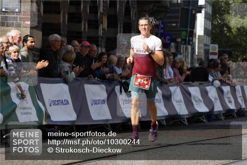 13.09.2026 - 21. swb-Marathon Bremen Strokosch-Dieckow http://msf.ph/oto/10300244 13.09.2026 12:49:20 Ziel 934, 1428, 1917, 1483 meine-sportfotos.de
