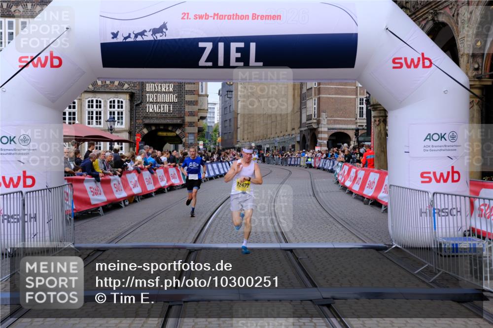 13.09.2026 - 21. swb-Marathon Bremen Tim E. http://msf.ph/oto/10300251 13.09.2026 10:41:08 Ziel 10575, 11903, 12477 meine-sportfotos.de