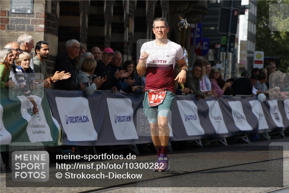 13.09.2026 - 21. swb-Marathon Bremen Strokosch-Dieckow http://msf.ph/oto/10300282 13.09.2026 12:49:21 Ziel 934, 1428, 1483 meine-sportfotos.de