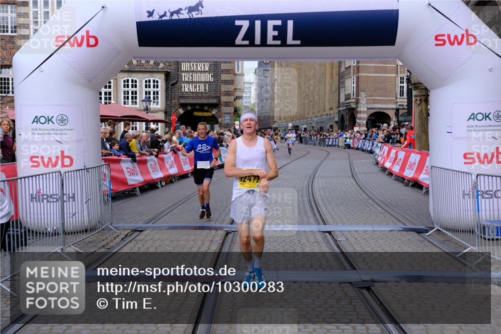 13.09.2026 - 21. swb-Marathon Bremen Tim E. http://msf.ph/oto/10300283 13.09.2026 10:41:09 Ziel 10575, 11903, 12477 meine-sportfotos.de