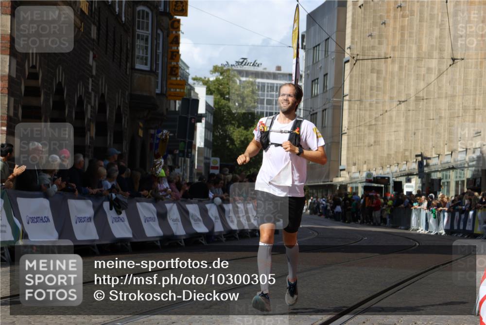 13.09.2026 - 21. swb-Marathon Bremen Strokosch-Dieckow http://msf.ph/oto/10300305 13.09.2026 12:49:23 Ziel 934, 1428, 968, 1483 meine-sportfotos.de