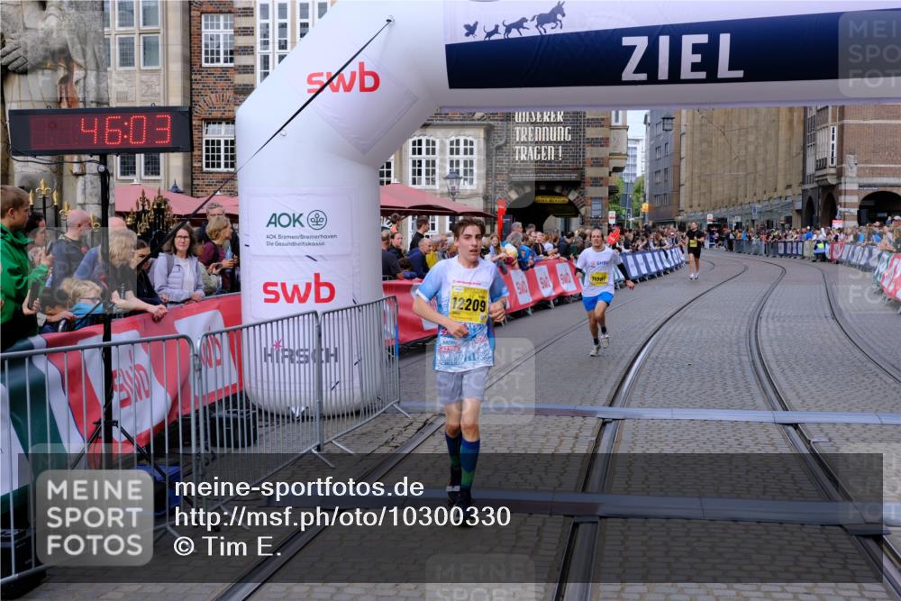13.09.2026 - 21. swb-Marathon Bremen Tim E. http://msf.ph/oto/10300330 13.09.2026 10:41:20 Ziel 11077, 11201, 11903, 12209, 12477 meine-sportfotos.de