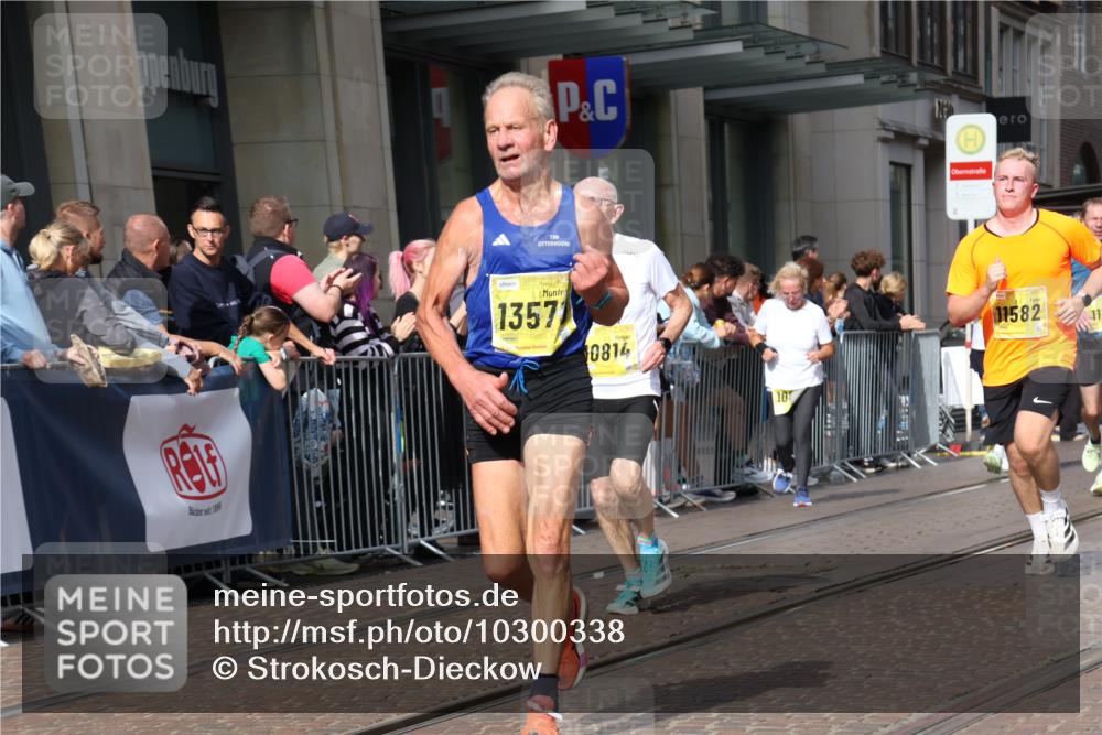 13.09.2026 - 21. swb-Marathon Bremen Strokosch-Dieckow http://msf.ph/oto/10300338 13.09.2026 10:48:23 Ziel 10231, 10269, 10426, 10489, 10538, 10770, 10814, 10815, 10917, 10993, 11196, 11372, 11611, 11837, 11885, 13512, 10142, 10316, 10329, 10421, 10638, 11058, 11135, 11193, 11241, 11582, 11683, 11781, 11815, 12259, 13570 meine-sportfotos.de