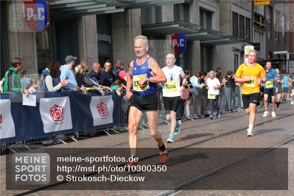 13.09.2026 - 21. swb-Marathon Bremen Strokosch-Dieckow http://msf.ph/oto/10300350 13.09.2026 10:48:23 Ziel 10231, 10269, 10426, 10489, 10538, 10770, 10814, 10815, 10917, 10993, 11196, 11372, 11611, 11837, 11885, 13512, 10142, 10316, 10329, 10421, 10638, 11058, 11135, 11193, 11241, 11582, 11683, 11781, 11815, 12259, 13570 meine-sportfotos.de