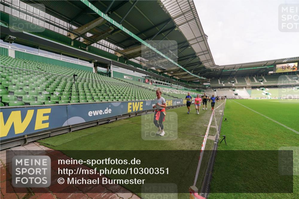 13.09.2026 - 21. swb-Marathon Bremen Michael Burmester http://msf.ph/oto/10300351 13.09.2026 10:39:47 Laufen im Stadion 10135, 10138, 10139, 10156, 10168, 10169, 10188, 10204, 10213, 10217, 10229, 10234, 10238, 10259, 10260, 10279, 10280, 10299, 10314, 10321, 10360, 10363, 10364, 10378, 10386, 10404, 10406, 10417, 10424, 10435, 10455, 10457, 10469, 10484, 10493, 10501, 10505, 10510, 10511, 10526, 10556, 10570, 10576, 10580, 10582, 10595, 10599, 10609, 10616, 10619, 10630, 10645, 10653, 10660, 10661, 10662, 10664, 10681, 10682, 10686, 10696, 10697, 10712, 10737, 10743, 10751 meine-sportfotos.de